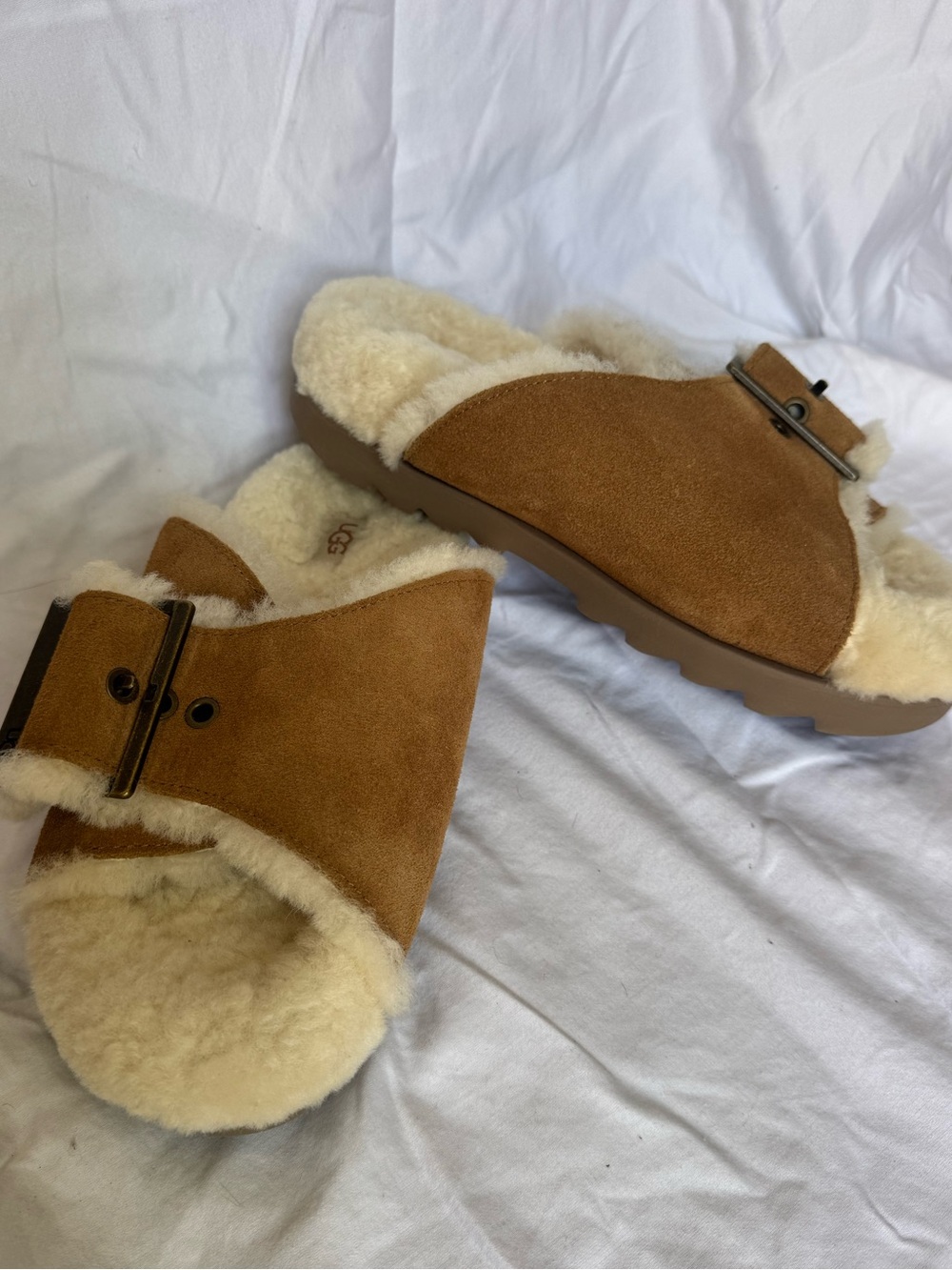 UGG Outslide Buckle Chestnut Suede Shearling Platform Slides 1125048 size 6